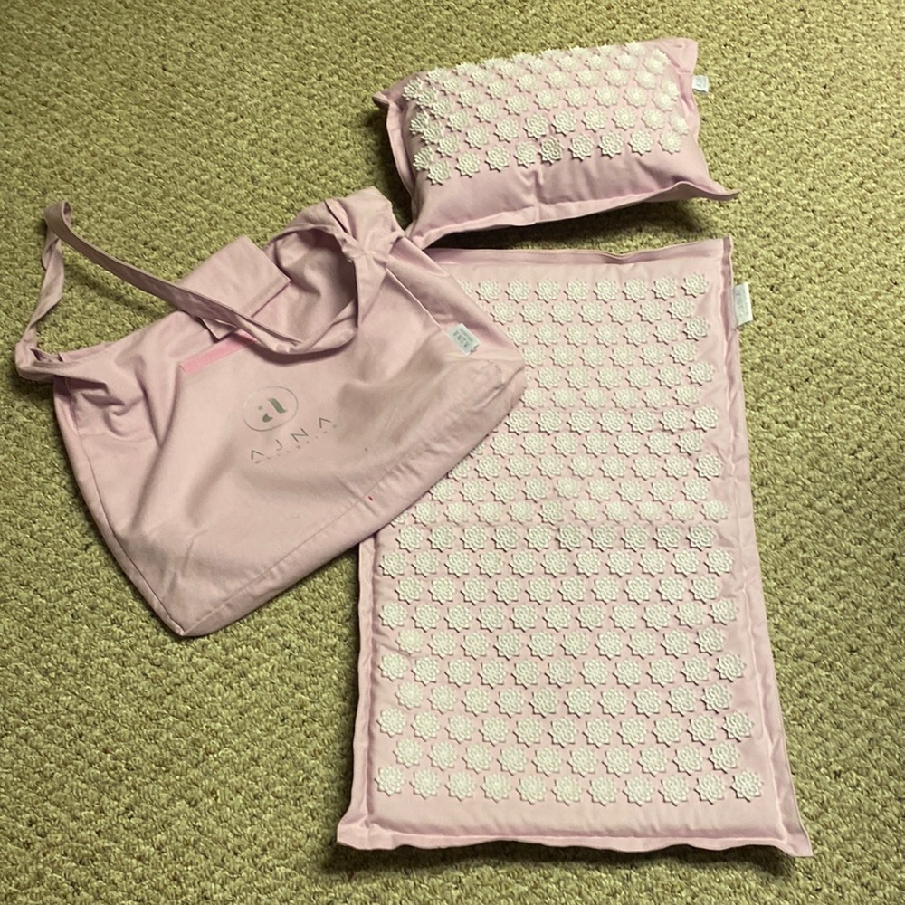 AJNA tension release mat and pillow